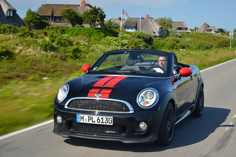 2013 MINI Roadster Front Angle