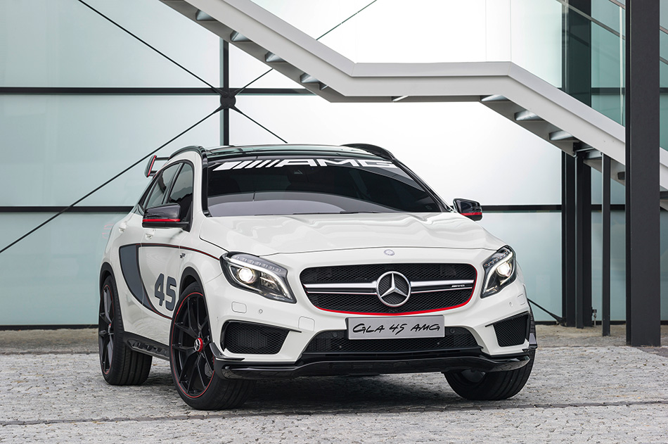 2013 Mercedes-Benz GLA 45 AMG Concept Front Angle