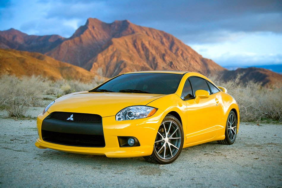 2009 Mitsubishi Eclips Coupe GT Front Angle