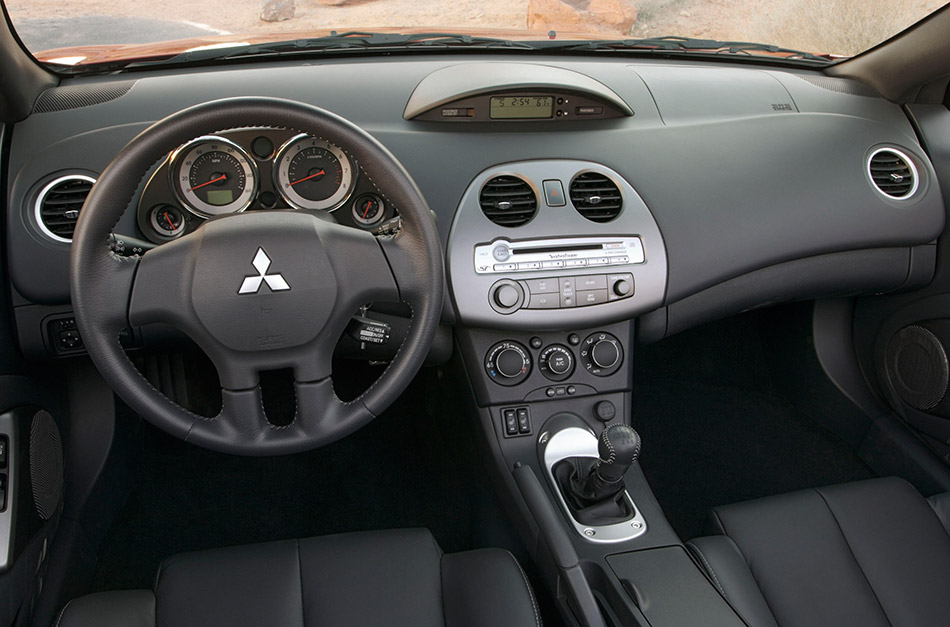 2007 Mitsubishi Eclipse Spyder Interior