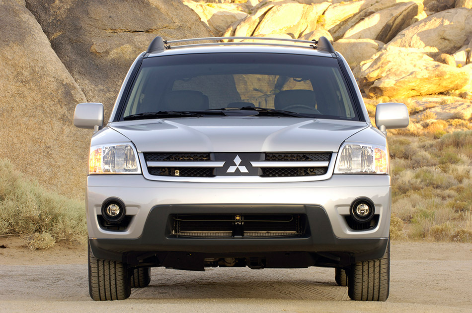 2006 Mitsubishi Endeavor Front Angle