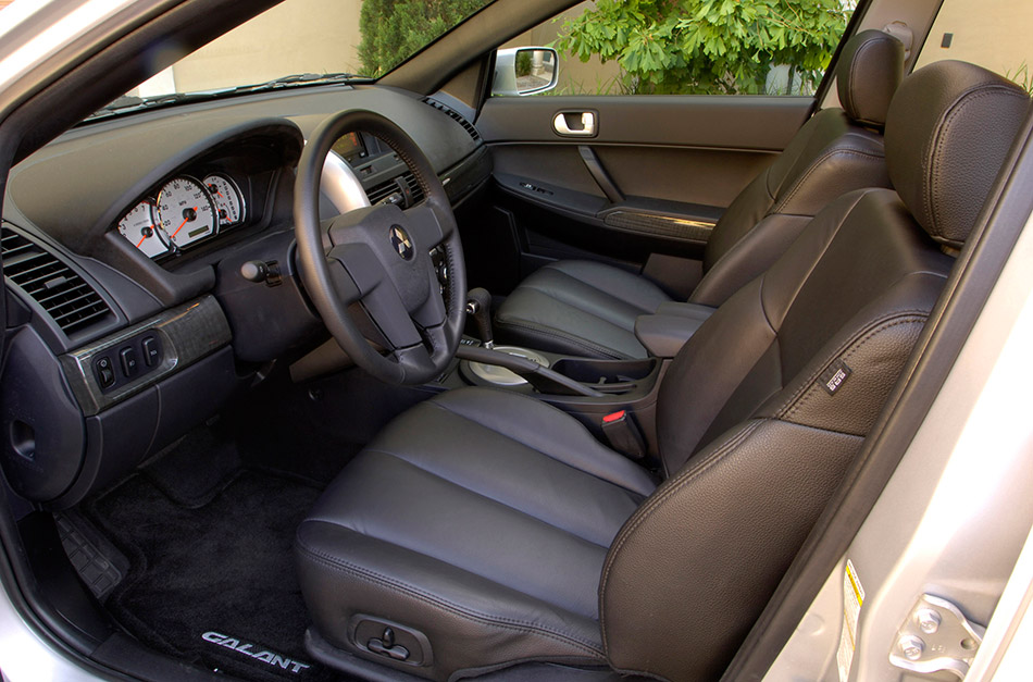 2006 Mitsubishi Galant Interior