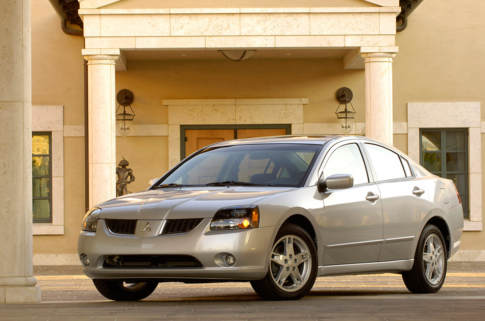 2006 Mitsubishi Galant Front Angle