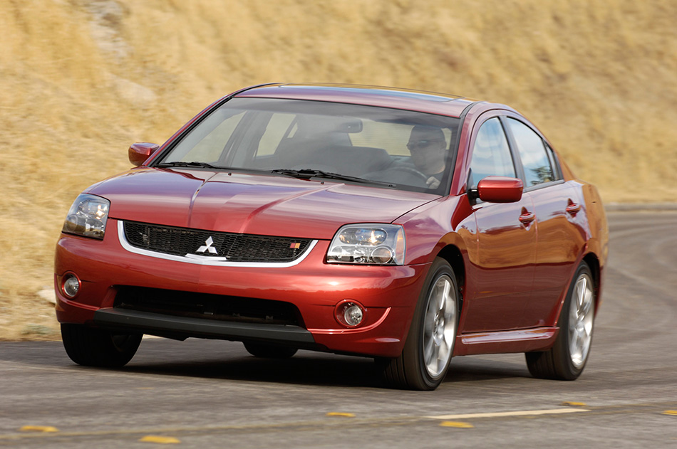 2008 Mitsubishi Galant Front Angle