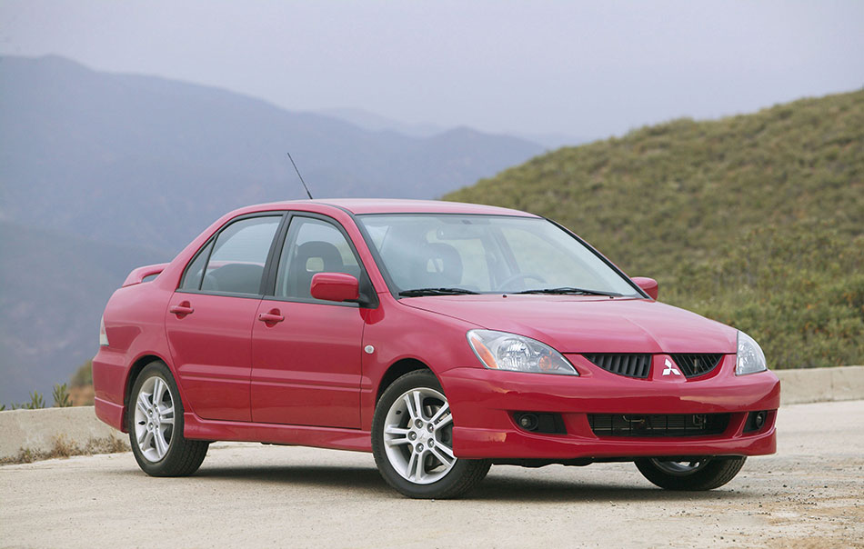 2004 Mitsubishi Lancer Front Angle