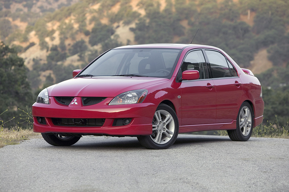 2005 Mitsubishi Lancer Front Angle