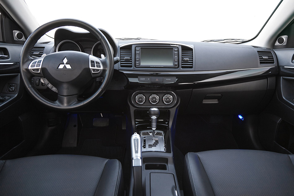 2013 Mitsubishi Lancer Interior