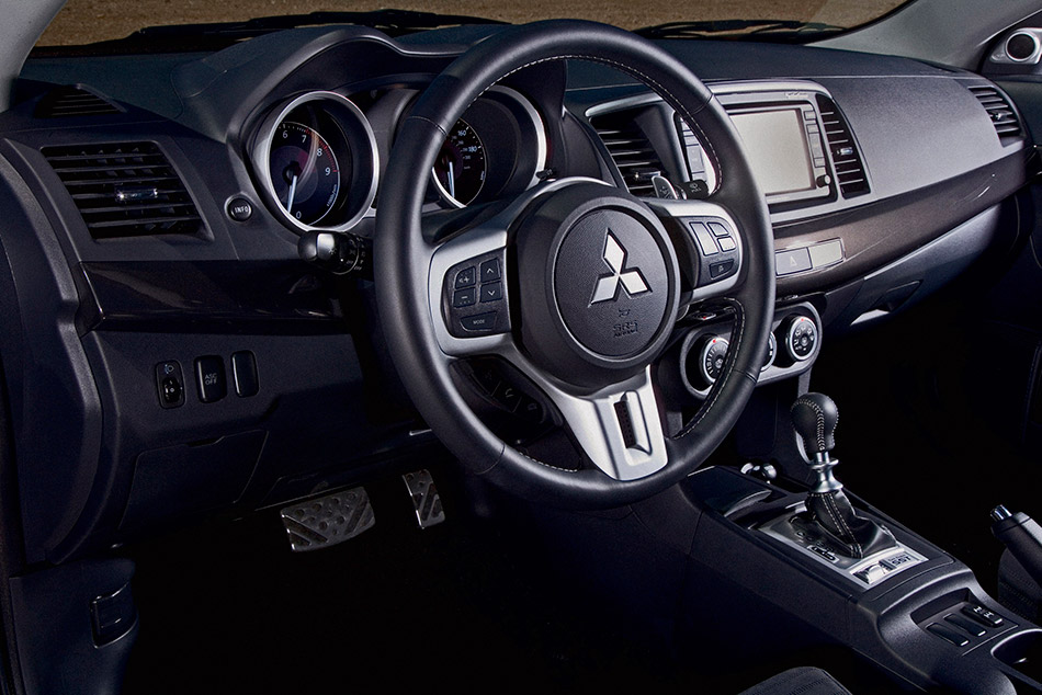 2008 Mitsubishi Lancer Evolution Interior