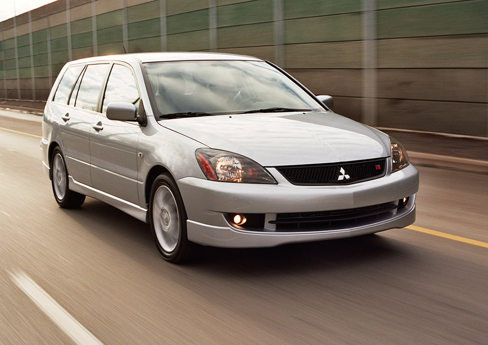 2006 Mitsubishi Lancer Sportback Front Angle