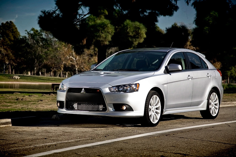 2009 Mitsubishi Lancer Sportback Front Angle