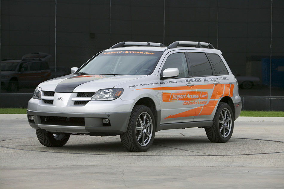 2004 Mitsubishi Outlander Front Angle