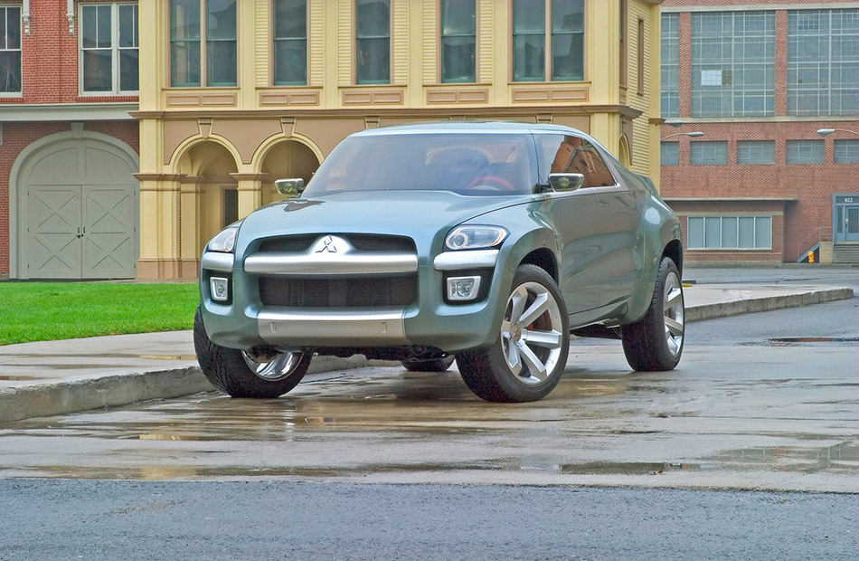 2004 Mitsubishi Sport Truck Concept Front Angle