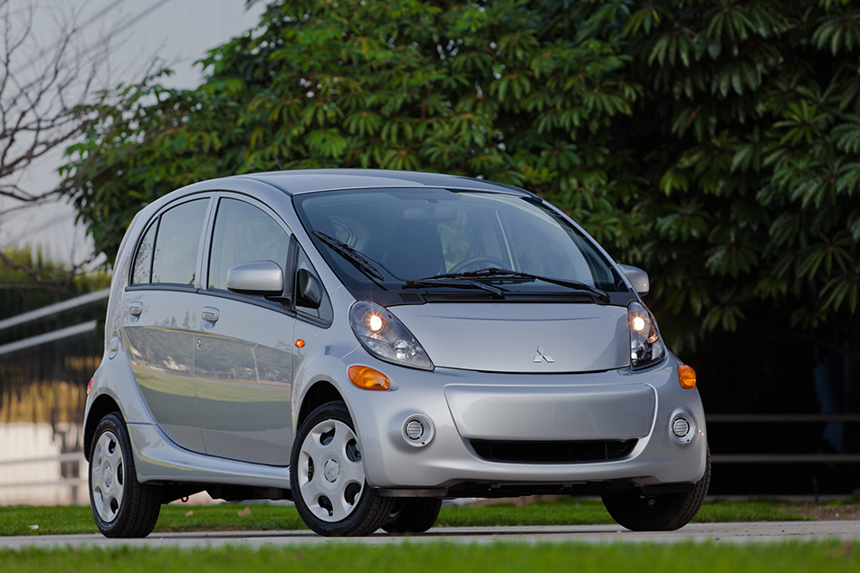 2012 Mitsubishi i-MiEV Front Angle