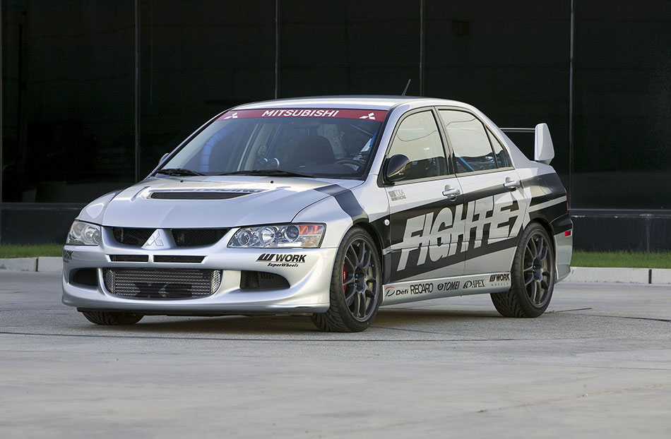 2004 Mitsubshi Lancer Evolution Front Angle