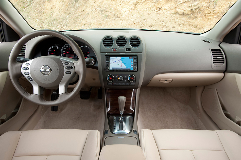 2011 Nissan Altima Hybrid Interior