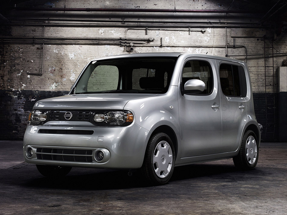 2009 Nissan Cube Front Angle