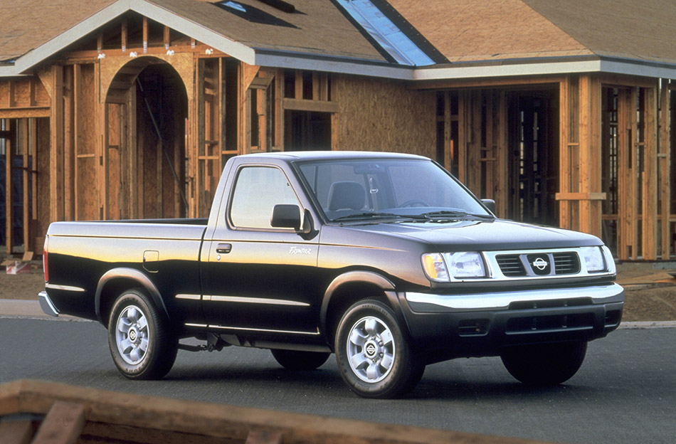 1999 Nissan Frontier Front Angle