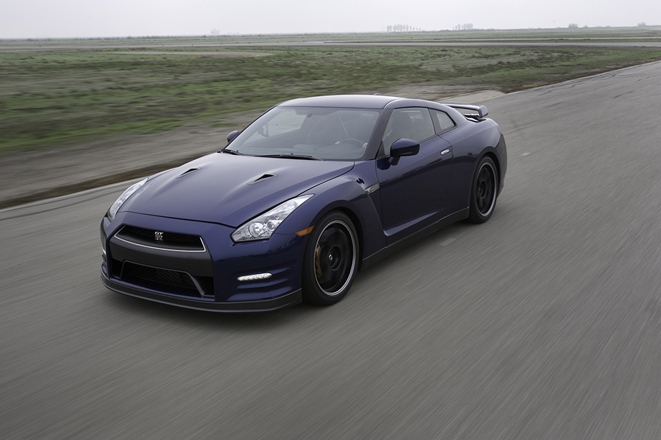 2012 Nissan GT-R Front Angle