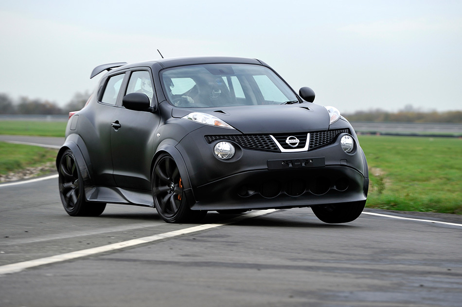 2011 Nissan Juke-R Concept Front Angle