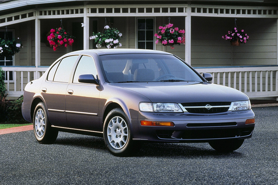 1997 Nissan Maxima Front Angle