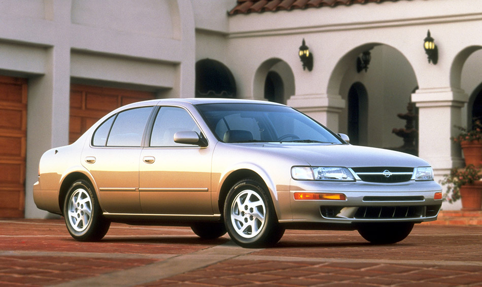 1999 Nissan Maxima Front Angle