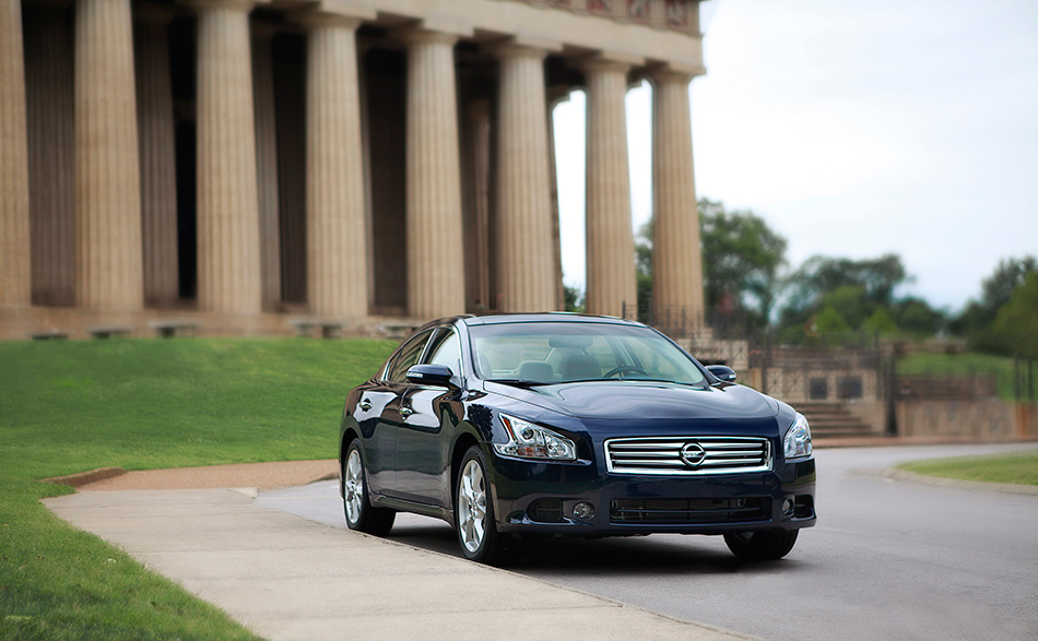 2012 Nissan Maxima Front Angle