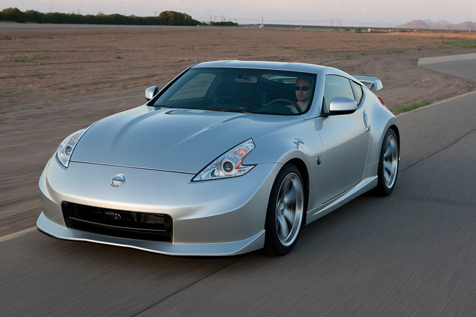 2012 Nissan NISMO 370Z Front Angle