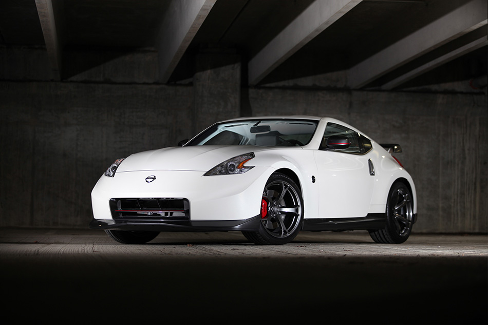 2014 Nissan NISMO 370Z Front Angle