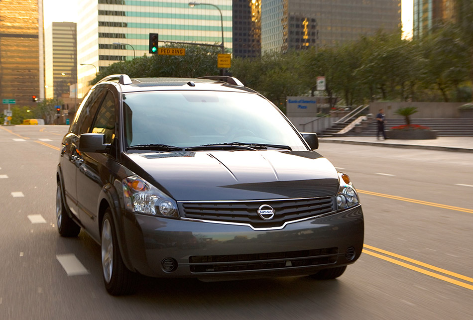 2008 Nissan Quest Front Angle