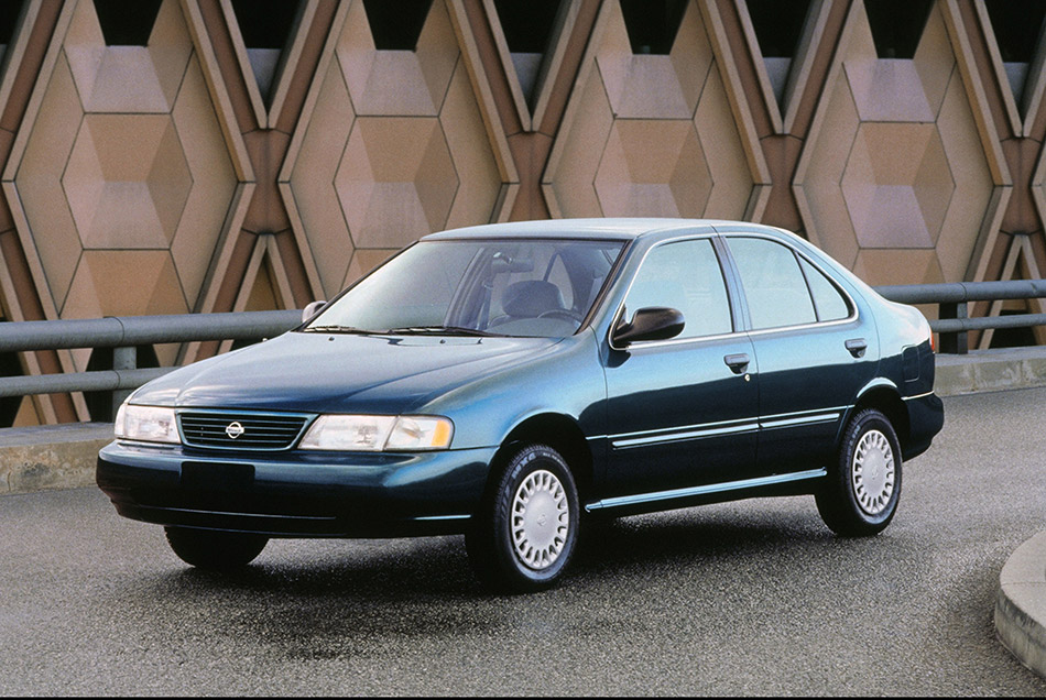 1997 Nissan Sentra Front Angle