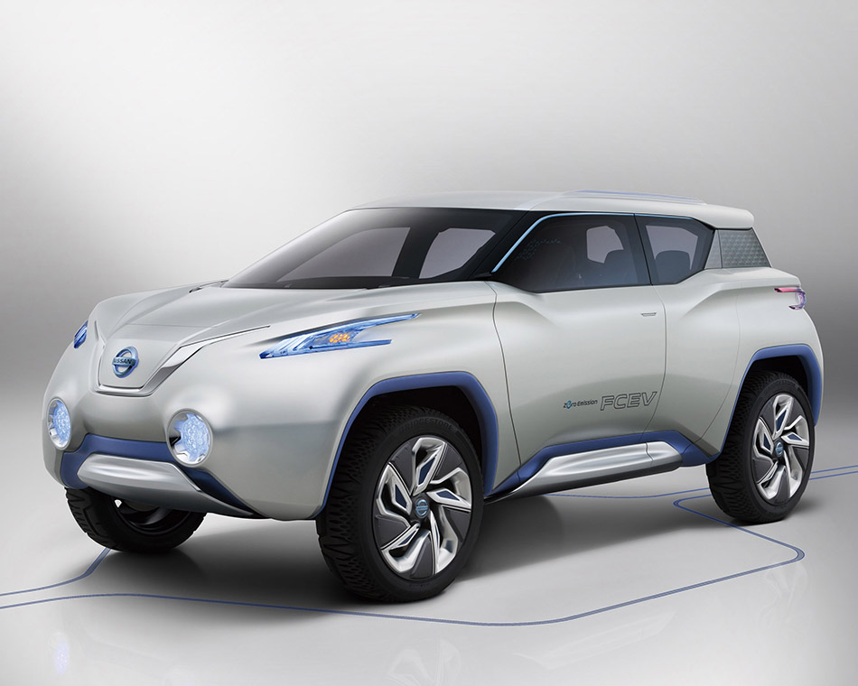 2013 Nissan TeRRA Concept Front Angle