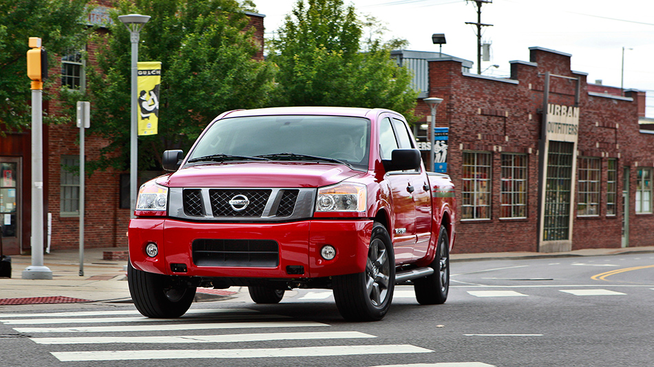 2012 Nissan Titan Crew Cab Front Angle