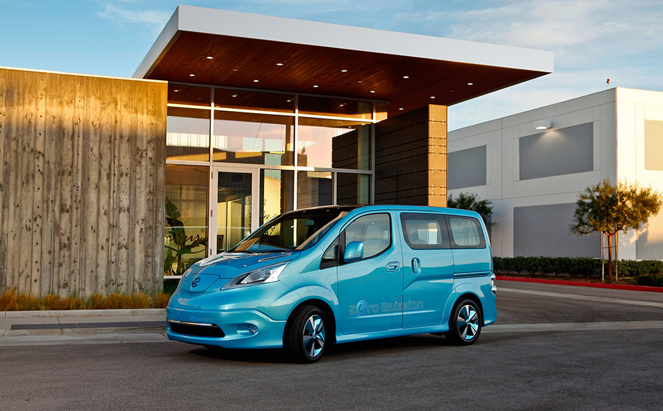 2012 Nissan e-NV200 Concept Front Angle