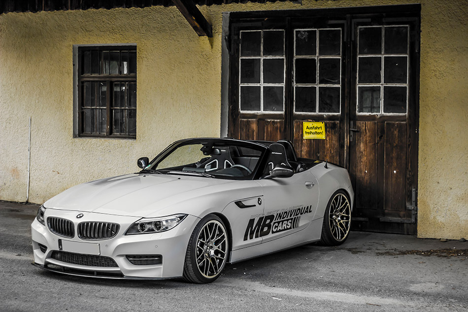 2013 MB Individual Cars BMW Z4 Front Angle