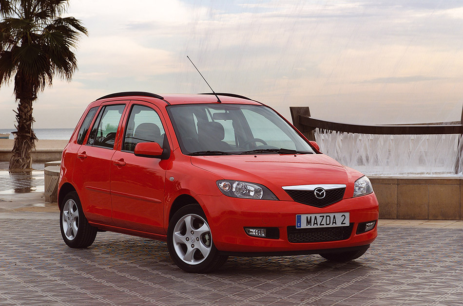 2003 Mazda 2 Front Angle