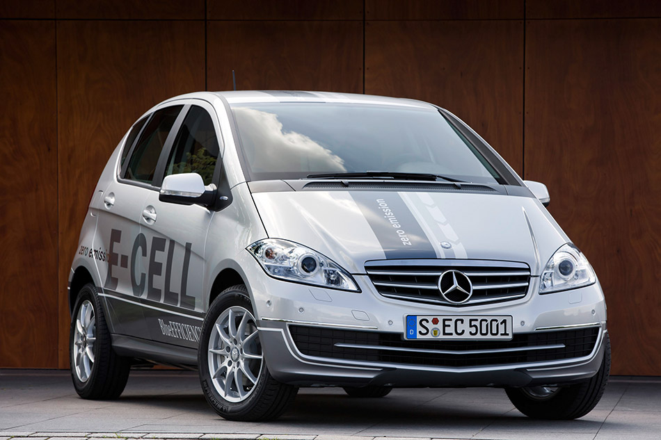 2011 Mercedes-Benz A-Class E-CELL Front Angle