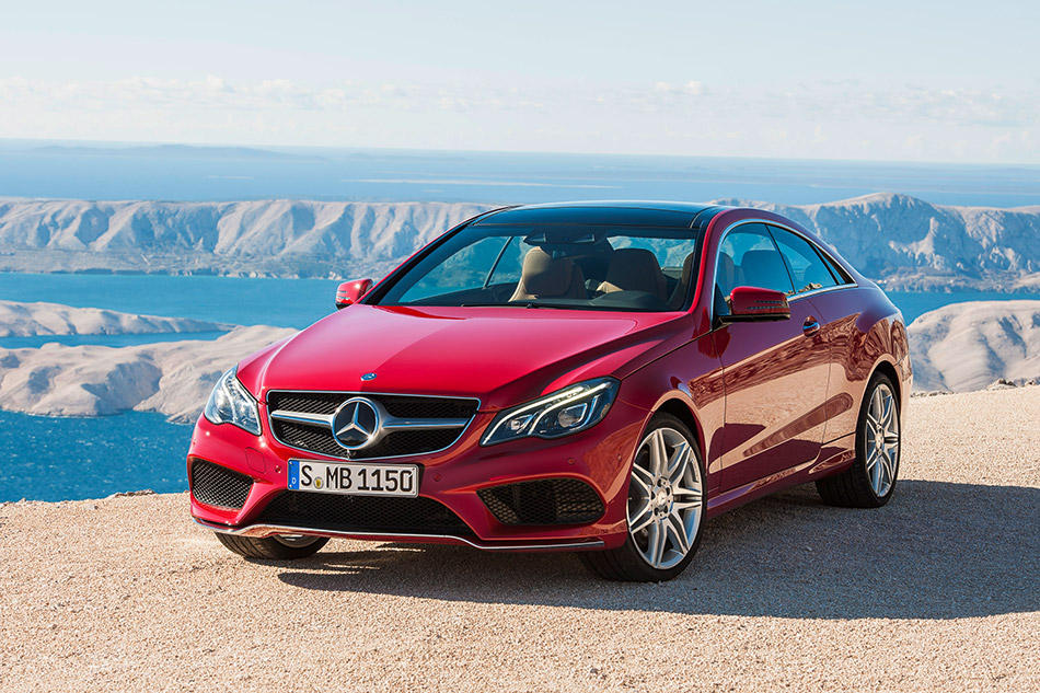 2014 Mercedes-Benz E-Class Coupe Front Angle