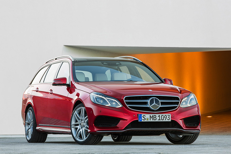 2014 Mercedes-Benz E-Class Estate Front Angle