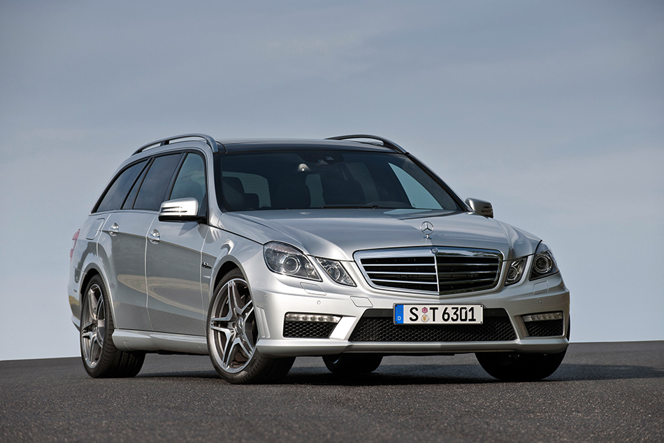 2010 Mercedes-Benz E63 AMG Estate Front Angle