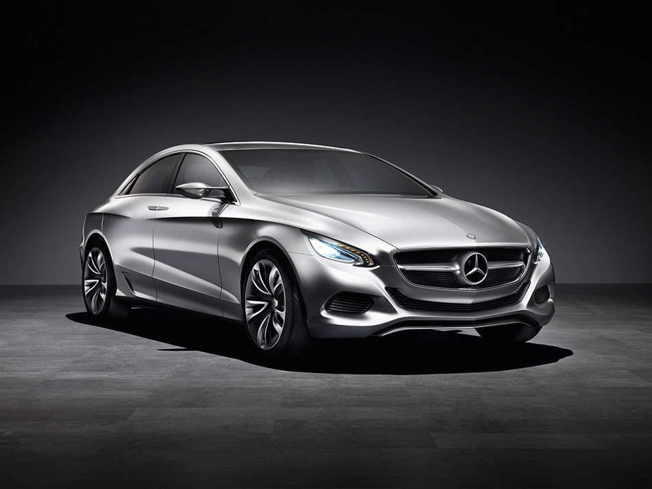 2010 Mercedes-Benz F800 Style Concept Front Angle