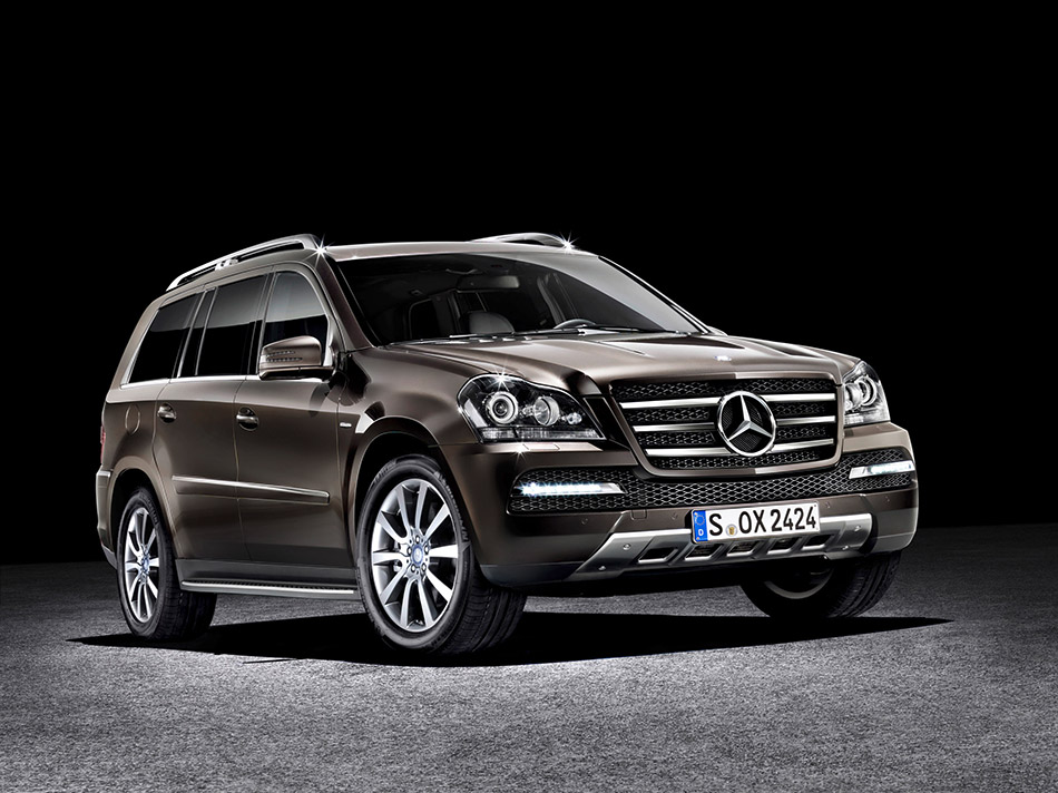 2011 Mercedes-Benz GL-Class Grand Edition Front Angle