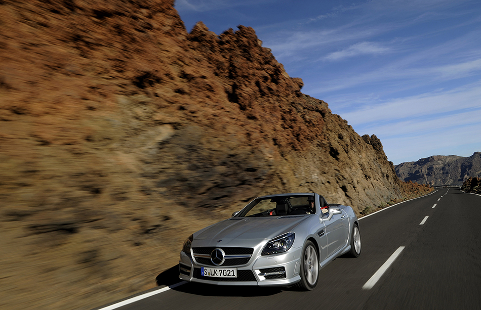 2012 Mercedes-Benz SLK250 CDI Front Angle