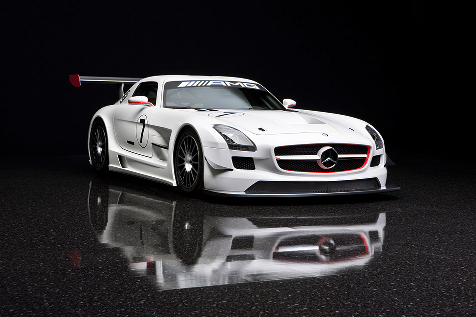 2011 Mercedes-Benz SLS AMG GT3 Front Angle