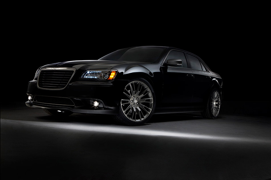 2014 Chrysler 300C John Varvatos Limited Edition Front Angle