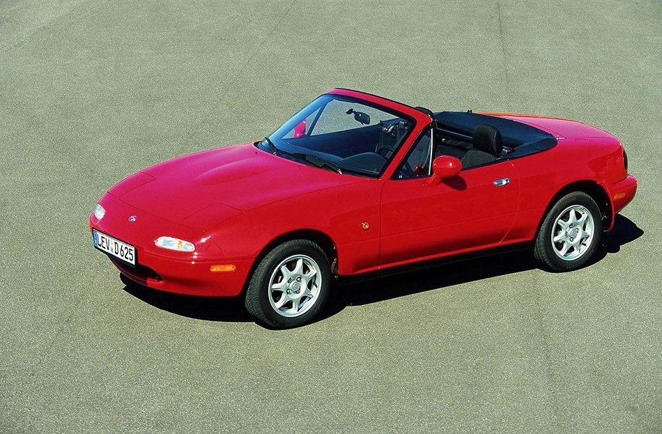 1989 Mazda MX-5 Front Angle