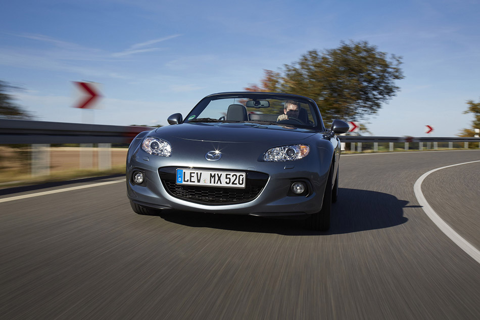 2013 Mazda MX-5 Front Angle