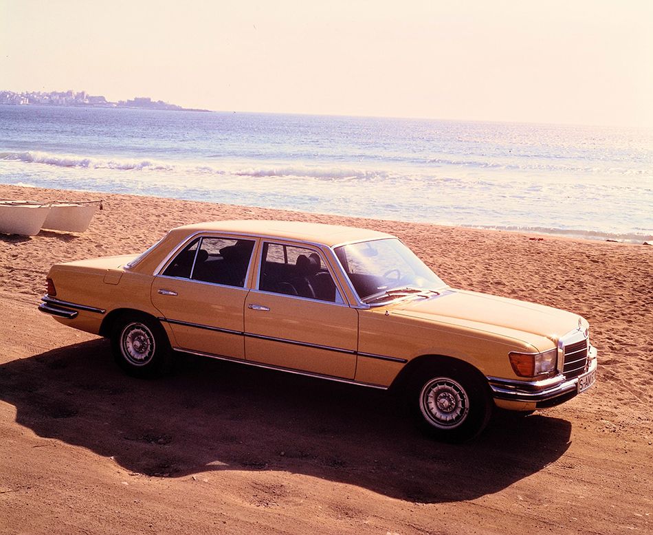 1975 Mercedes-Benz 450 SEL 6.9 Front Angle