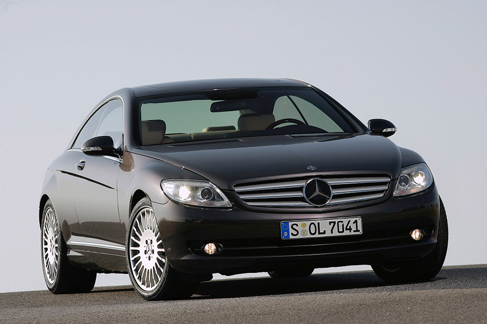 2007 Mercedes-Benz CL500 Front Angle