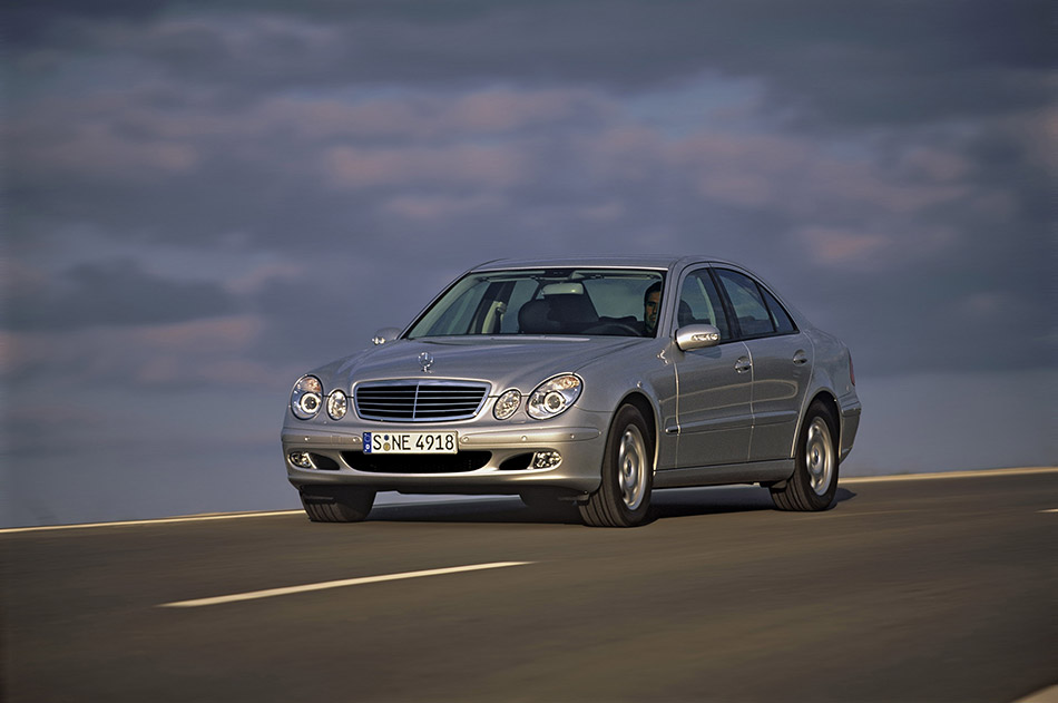 2006 Mercedes-Benz E-Class Front Angle