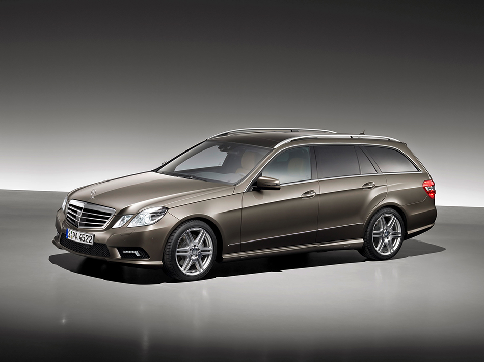 2010 Mercedes-Benz E-Class Estate Front Angle